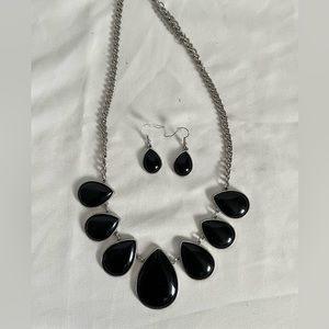 Black and silver necklace set